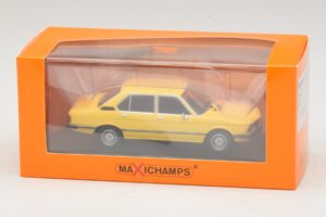 BMW 520 E12 Yellow Maxichamps 1:43 940023001 Diecast - image 5 of 5