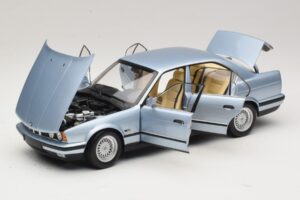 BMW 535i E34 Light Blue Metallic Minichamps 1:18 100024007 Diecast - image 2 of 8