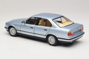BMW 535i E34 Light Blue Metallic Minichamps 1:18 100024007 Diecast - image 7 of 8