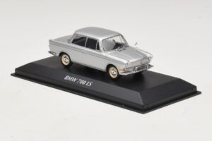 BMW 700 LS Silver Maxichamps 1:43 940023700 Diecast - image 3 of 5
