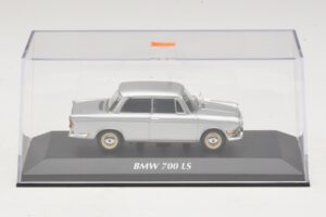 BMW 700 LS Silver Maxichamps 1:43 940023700 Diecast - image 4 of 5