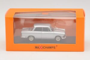 BMW 700 LS Silver Maxichamps 1:43 940023700 Diecast - image 5 of 5