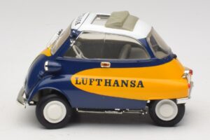 BMW Isetta 250 Lufthansa Revell 1:18 08926 Diecast - image 4 of 8
