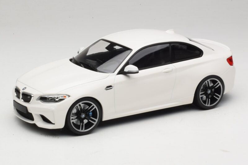 BMW M2 F87 White Minichamps 1:18 BMW M2 F87 White Minichamps 1:18 155026104 Diecast