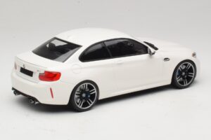 BMW M2 F87 White Minichamps 1:18 155026104 Diecast - image 2 of 6