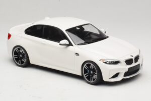 BMW M2 F87 White Minichamps 1:18 155026104 Diecast - image 4 of 6