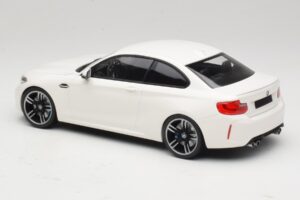 BMW M2 F87 White Minichamps 1:18 155026104 Diecast - image 5 of 6