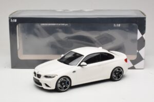 BMW M2 F87 White Minichamps 1:18 155026104 Diecast - image 6 of 6