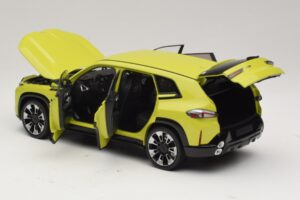 BMW XM G09 Yellow Minichamps 1:18 110023302 Diecast - image 5 of 8
