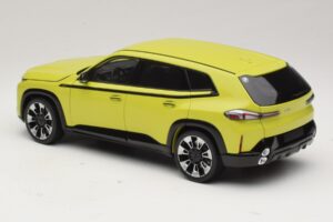 BMW XM G09 Yellow Minichamps 1:18 110023302 Diecast - image 7 of 8