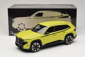 BMW XM G09 Yellow Minichamps 1:18 110023302 Diecast - image 8 of 8