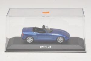 BMW Z1 E30 Blue Metallic Maxichamps 1:43 940020101 Diecast - image 4 of 5