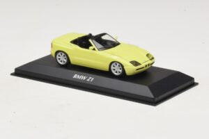 BMW Z1 E30 Yellow Maxichamps 1:43 940020100 Diecast - image 3 of 5