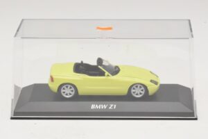 BMW Z1 E30 Yellow Maxichamps 1:43 940020100 Diecast - image 4 of 5