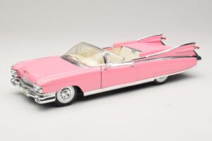 Cadillac Eldorado Biarritz Pink Maisto 1:18 31813-P1 Diecast
