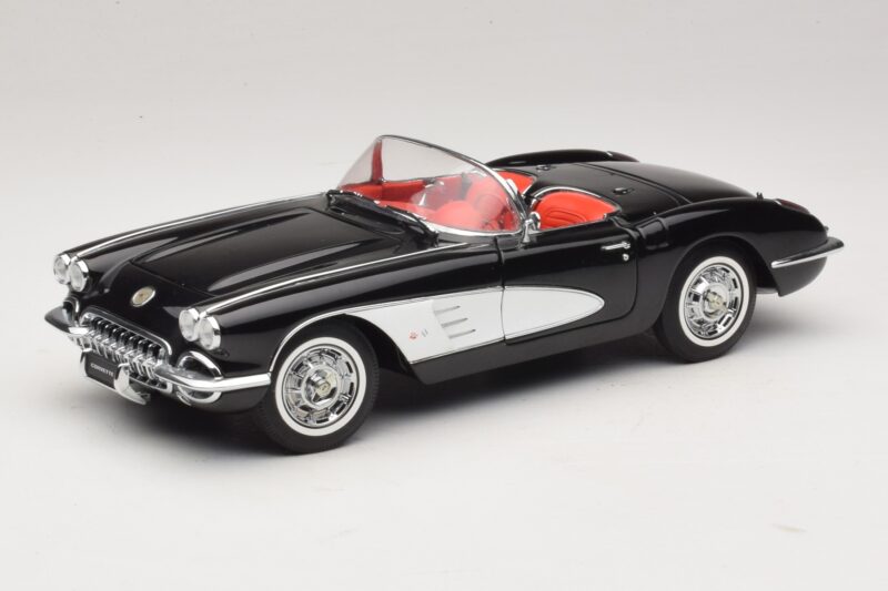 Chevrolet Corvette C1 Tuxedo Black AUTOart 1:18 Chevrolet Corvette C1 Tuxedo Black AUTOart 1:18 71142 Diecast