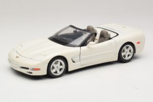 Chevrolet Corvette C5 Convertible White Bburago 1:18 3076-P1 Diecast