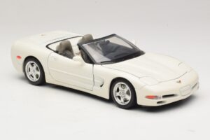 Chevrolet Corvette C5 Convertible White Bburago 1:18 3076-P1 Diecast - image 6 of 8