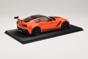 Chevrolet Corvette C7 ZR-1 High Voltage Tint TopSpeed 1:18 TS0147 Resin - image 2 of 6