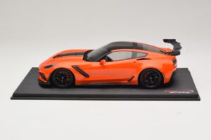 Chevrolet Corvette C7 ZR-1 High Voltage Tint TopSpeed 1:18 TS0147 Resin - image 3 of 6