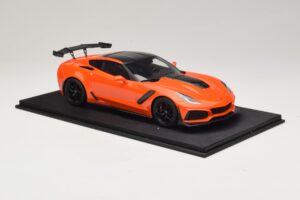 Chevrolet Corvette C7 ZR-1 High Voltage Tint TopSpeed 1:18 TS0147 Resin - image 4 of 6