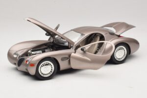 Chrysler Atlantic Beige Guiloy 1:18 68570 Diecast - image 2 of 8