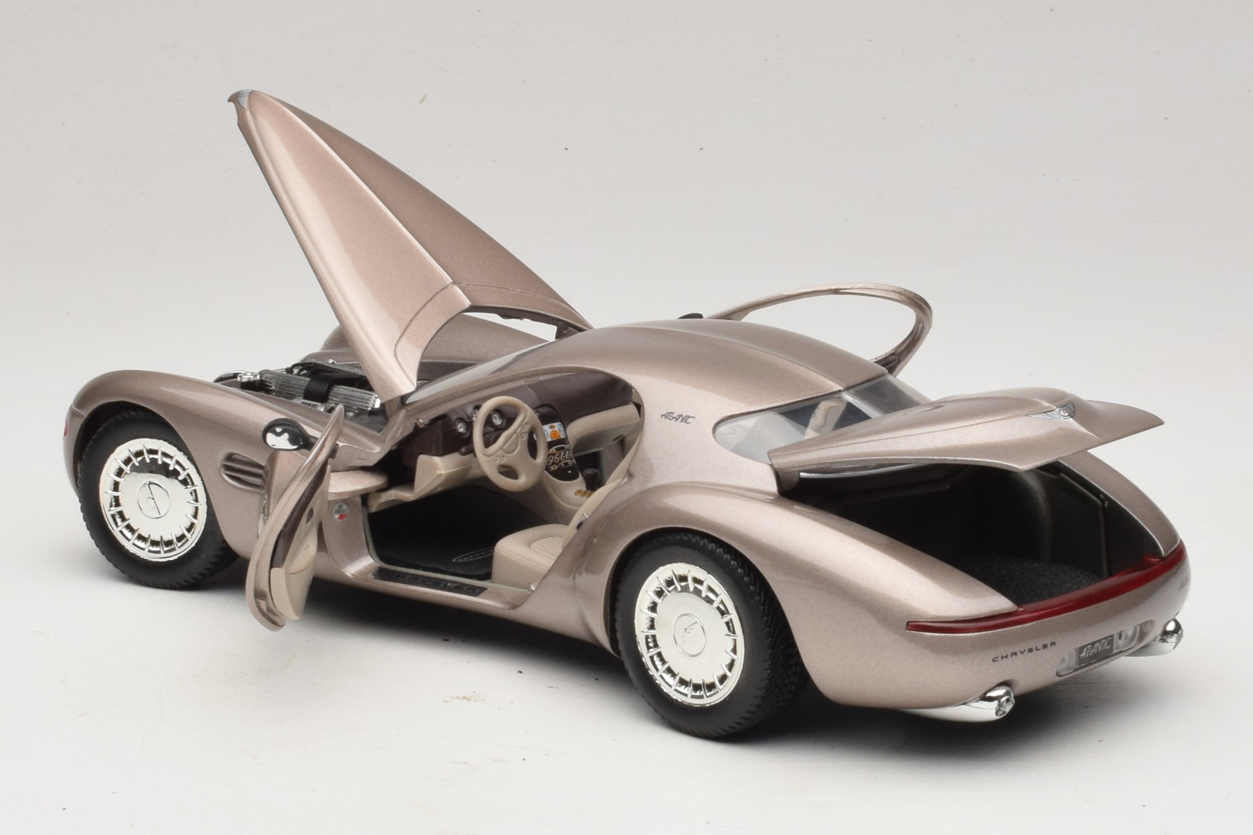 Guiloy Chrer Atlantic 1/18 ミニカー Guiloy Chrysler Atlantic 1:18 Beige Concept Diecast