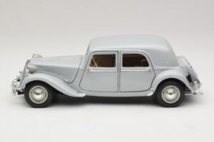 Citroen 15CV Six Grey Maisto 1:18 31837 Diecast - image 4 of 8