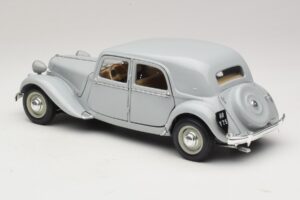 Citroen 15CV Six Grey Maisto 1:18 31837 Diecast - image 7 of 8