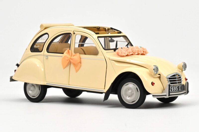 Citroen 2CV Wedding Gift Beige Norev 1:18 181475 Diecast