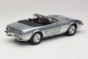 Ferrari 365 GTS Chrome Silver Hot Wheels 1:18 25738 Diecast - image 3 of 8