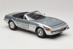 Ferrari 365 GTS Chrome Silver Hot Wheels 1:18 25738 Diecast - image 6 of 8