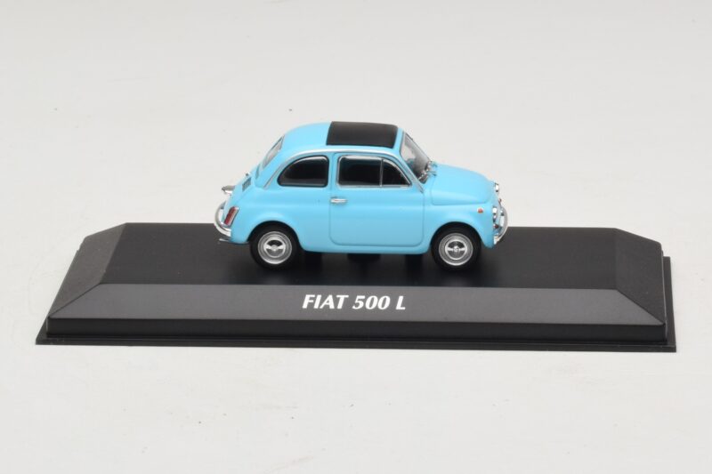 Fiat 500 L Blue Maxichamps 1:43 Fiat 500 L Blue Maxichamps 1:43 940121601 Diecast