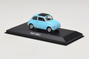 Fiat 500 L Blue Maxichamps 1:43 940121601 Diecast - image 3 of 5