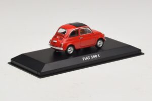 Fiat 500 L Red Maxichamps 1:43 940121600 Diecast - image 2 of 5
