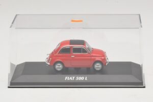 Fiat 500 L Red Maxichamps 1:43 940121600 Diecast - image 4 of 5