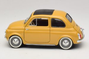 Fiat 500 Yellow Solido 1:18 8042 Diecast - image 4 of 8