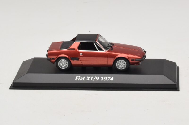 Fiat X1/9 Red Maxichamps 1:43 Fiat X1/9 Red Maxichamps 1:43 940121662 Diecast