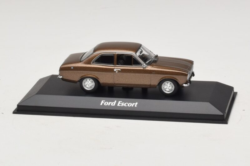 Ford Escort Mk1 Brown Metallic Maxichamps 1:43 Ford Escort Mk1 Brown Metallic Maxichamps 1:43 940081000 Diecast