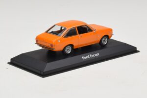 Ford Escort Mk2 Orange Maxichamps 1:43 940084101 Diecast - image 2 of 5