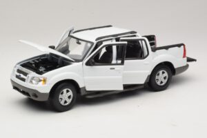 Ford Explorer Sport Trac White Maisto 1:18 36891 Diecast - image 2 of 8