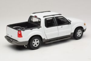 Ford Explorer Sport Trac White Maisto 1:18 36891 Diecast - image 3 of 8