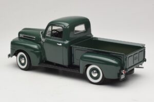 Ford F-1 Green Road Legends 1:18 92218 Diecast - image 7 of 8