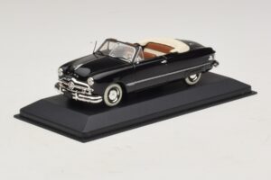 Ford FL Cabriolet Black Minichamps 1:43 400082231 Diecast - image 2 of 5
