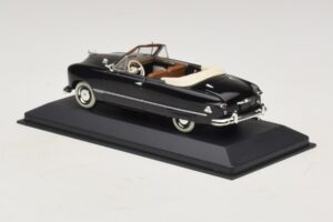Ford FL Cabriolet Black Minichamps 1:43 400082231 Diecast - image 3 of 5