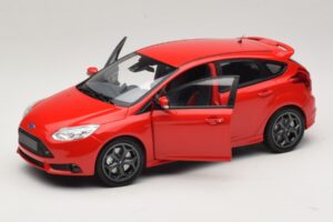 Ford Focus ST Mk2 Red Minichamps 1:18 110082002 Diecast - image 2 of 8