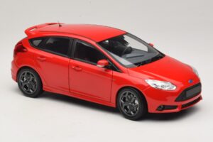 Ford Focus ST Mk2 Red Minichamps 1:18 110082002 Diecast - image 6 of 8