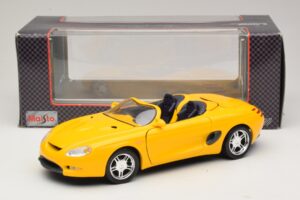 Ford Mustang Mach III Cabrio Yellow Maisto 1:18 32815 Diecast - image 8 of 8