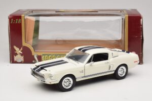 Ford Shelby GT500KR White Road Legends 1:18 92168 Diecast - image 8 of 8