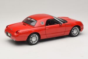 Ford Thunderbird Red Maisto 1:18 31620 Diecast - image 3 of 8